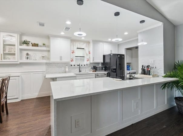 1527 Twin Post Drive, Arlington, TX 76014