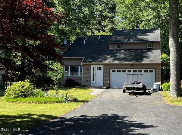 3287 E Old State Road, Schenectady, NY 12303