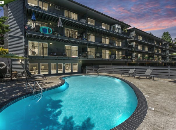200 BURNHAM Rd, LakeOswego, OR 97034