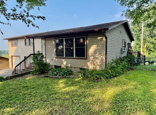 110 Lyndale Street S, Mabel, MN 55954