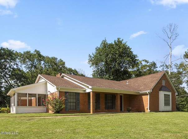 332 Kiowa Drive, Madison, MS 39110