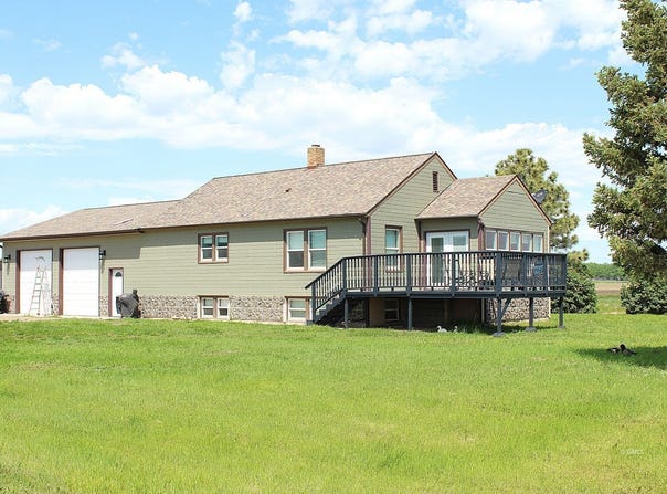 283 Road 261, Glendive, MT 59330