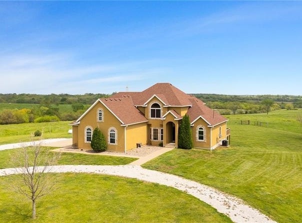 35415 Main City Road, Drexel, MO 64742