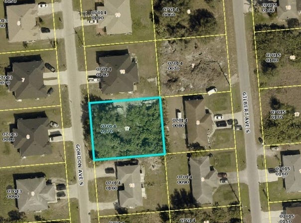 729/731 Gordon Avenue S, Lehigh Acres, FL 33973