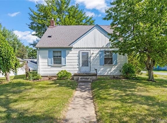 32104 Dover Street, Garden City, MI 48135