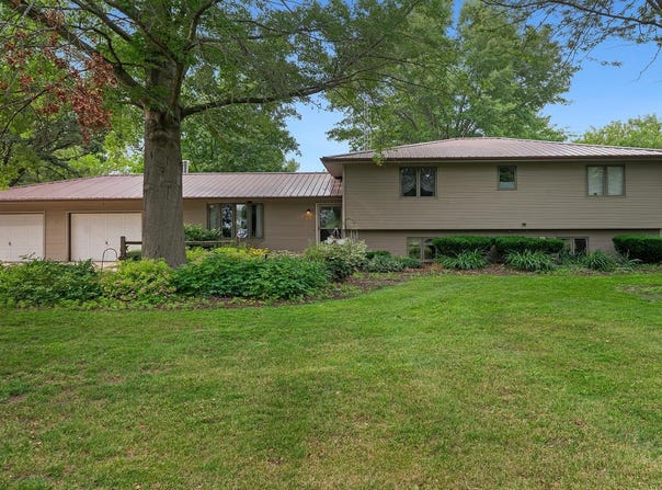 6754 E IL RT 64, CHANA, IL 61015