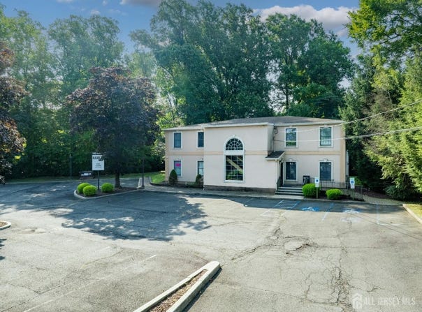 1562 US Highway 130, North Brunswick, NJ 08902