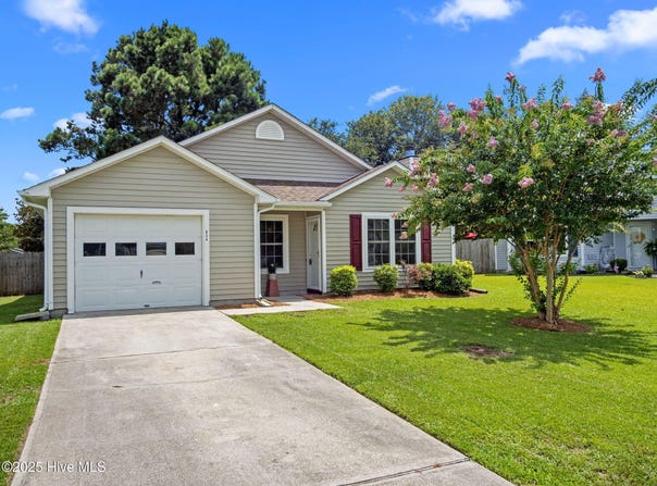834 S Dogwood Lane, Swansboro, NC 28584