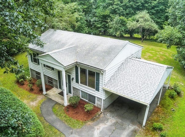 112 Leverett Rd, Amherst, MA 01002