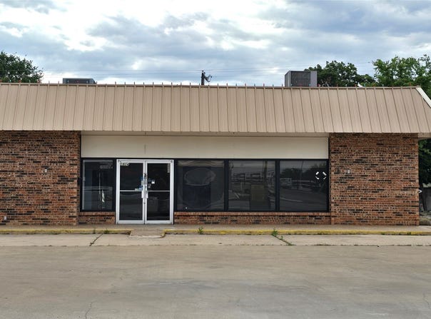 2824 Brown Trail, Bedford, TX 76021