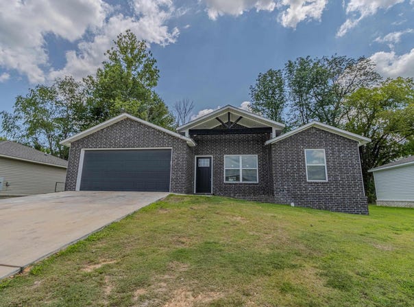 96 FORMON Drive, Paragould, AR 72450