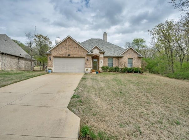 102 Timber Trail, Runaway Bay, TX 76426