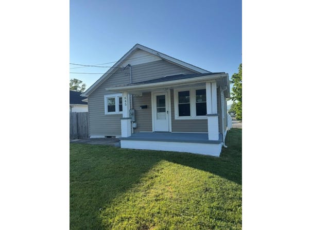 645 W North St, Wytheville, VA 24382-2222