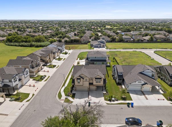 20605b Haygrazer WAY, Pflugerville, TX 78660