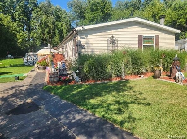 2500 Mann Road, Clarkston, MI 48346