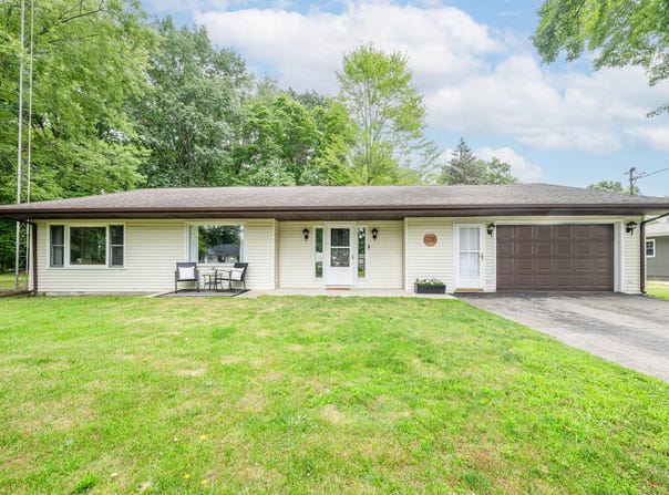 5081 Woodward Avenue, Coloma, MI 49038