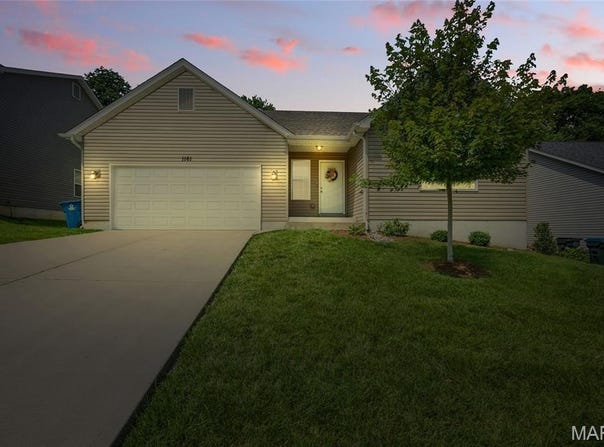 1161 Foxwood Estates Drive, Arnold, MO 63010