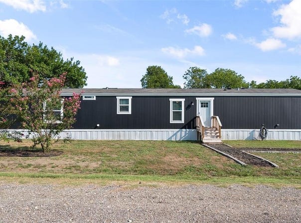 421 S Garitty Street, Frost, TX 76641