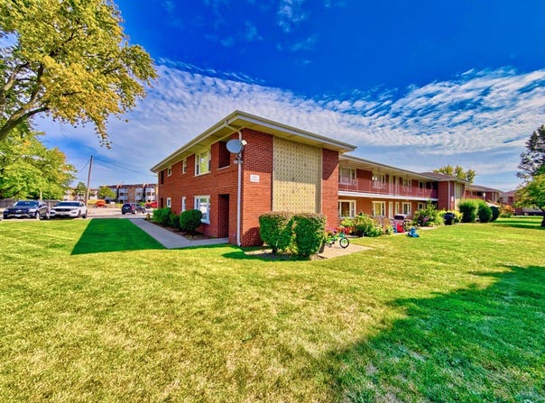 1111 E Algonquin Road, Arlington Heights, IL 60005