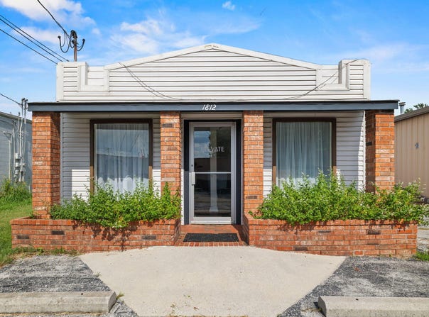 1812 S Franklin Avenue, Springfield, MO 65807
