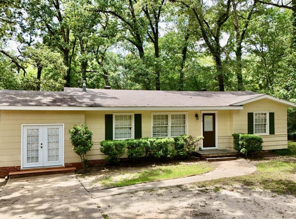 213 W Lakeview Drive, Clinton, MS 39056