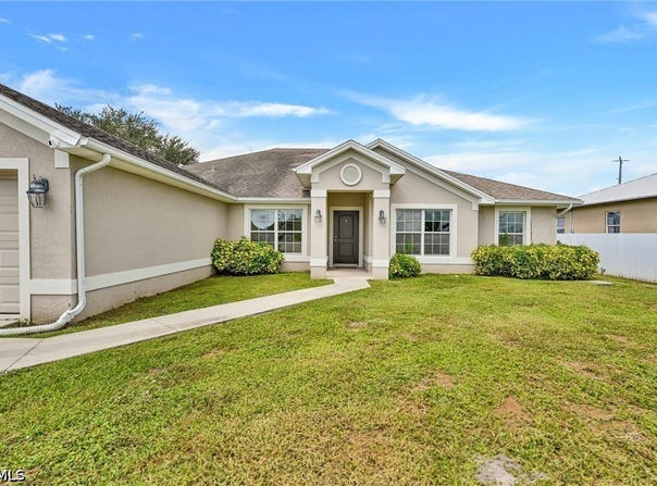 2216 NE 17th Avenue, Cape Coral, FL 33909