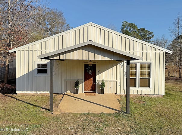 1530 N Highway 35, Carthage, MS 39051