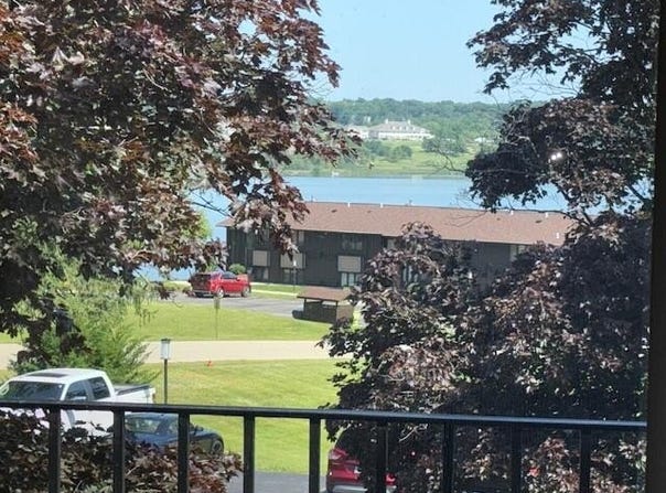 12 Interlaken Dr, Lake Geneva, WI 53147