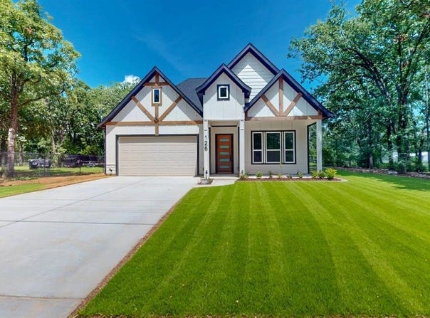126 Lost Forest Road, Gun Barrel City, TX 75156
