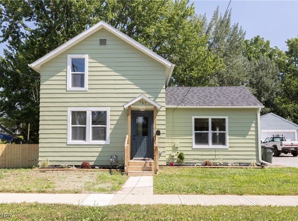 757 W River Road N, Elyria, OH 44035