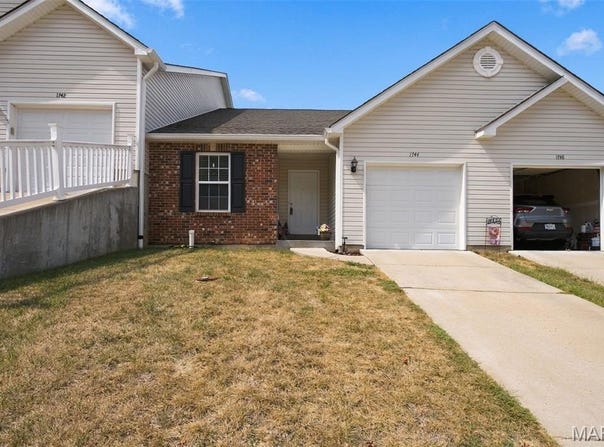 1744 Lexington Place, Herculaneum, MO 63048