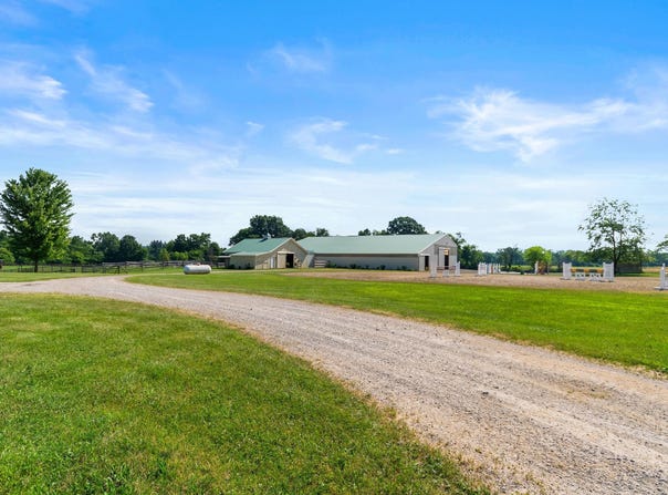 2699 Cedar Lake Road, Howell, MI 48843