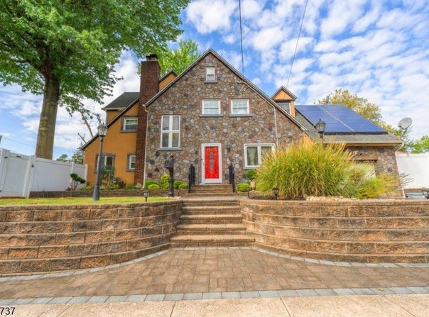 426 Walnut St, Roselle Boro, NJ 07203-2055