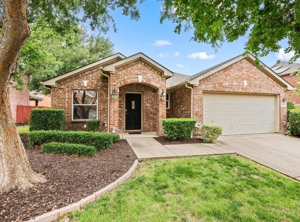 515 Angela Lane, Euless, TX 76039