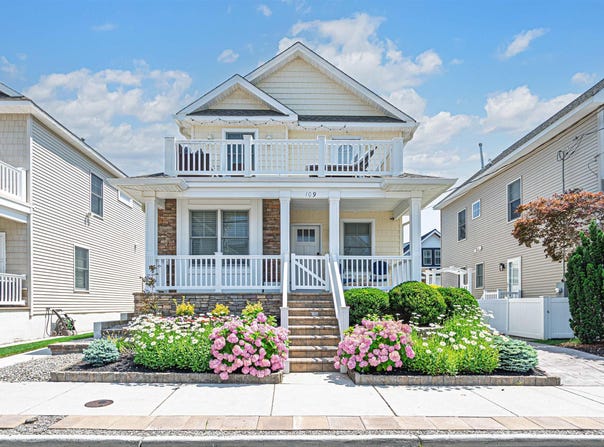 109 N Douglas Ave, Margate, NJ 08402