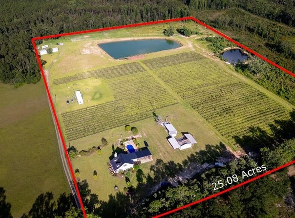 1054 Penny Morris Rd, Baxley, GA 31513