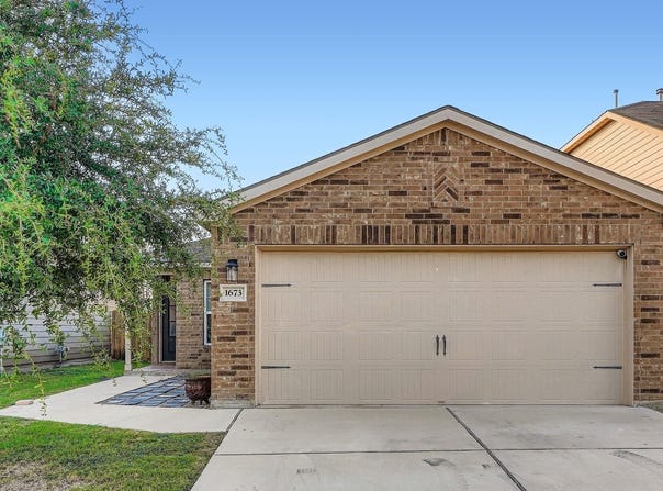 1673 Amy DR, Kyle, TX 78640