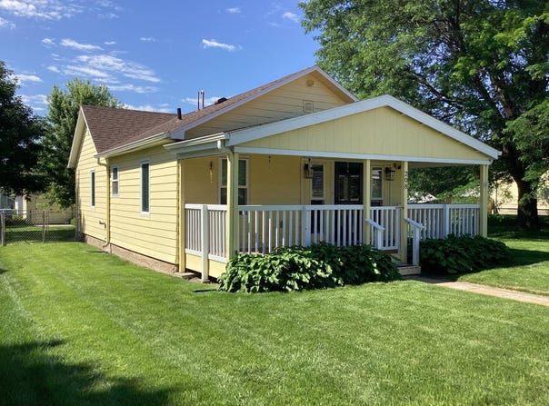 208 East 4th St, Paxton, NE 69155