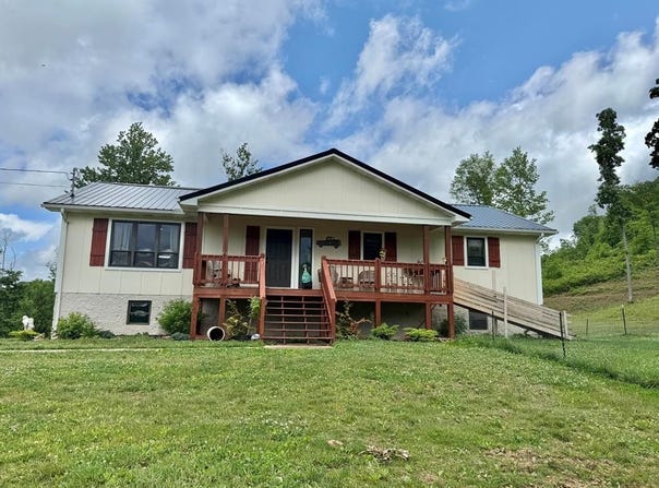 650 Sweeneysburg Rd, BECKLEY, WV 25880