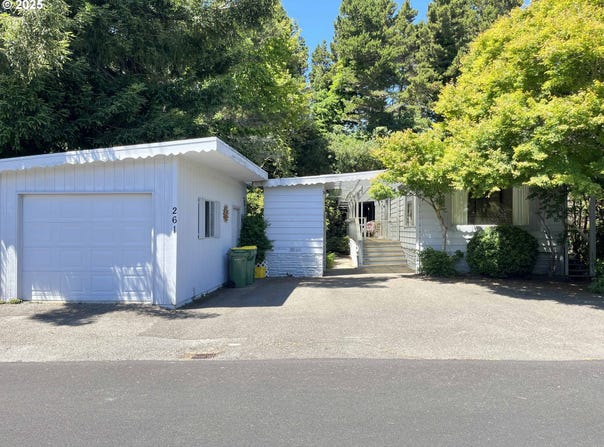 1600 Rhododendron DR, Florence, OR 97439