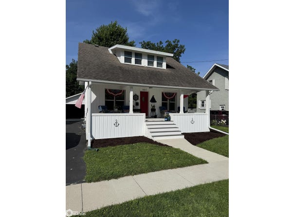 507 N 3rd Street, Clear Lake, IA 50428