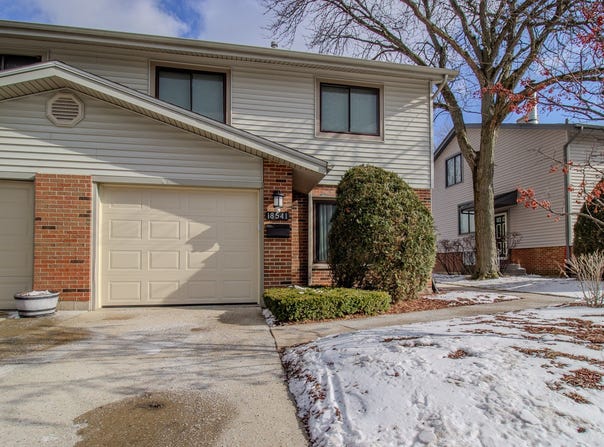 18541 Meadow Lane, Hazel Crest, IL 60429