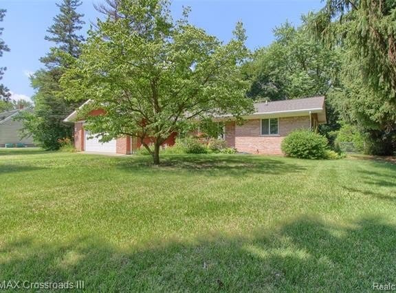 13702 Lenmoore Road, Van Buren, MI 48111