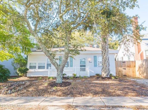 307 Fayetteville Avenue, Carolina Beach, NC 28428