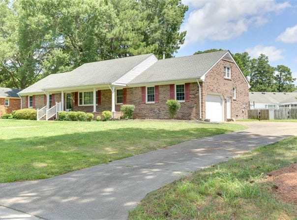 2116 Ames Circle N, Chesapeake, VA 23321