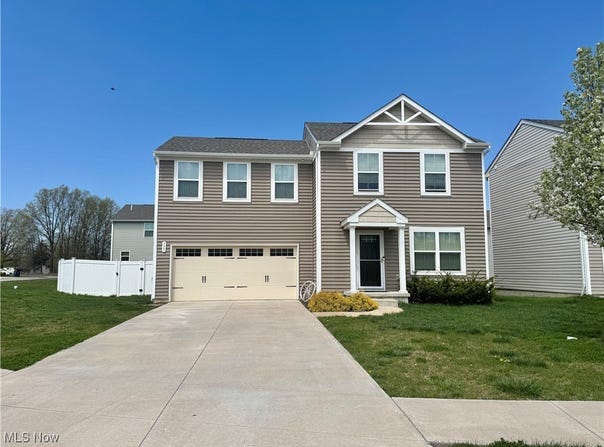 117 Fall Lake Lane, Amherst, OH 44001
