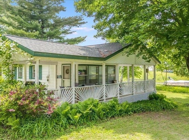 1735 Five Mile Road, Hale, MI 48739