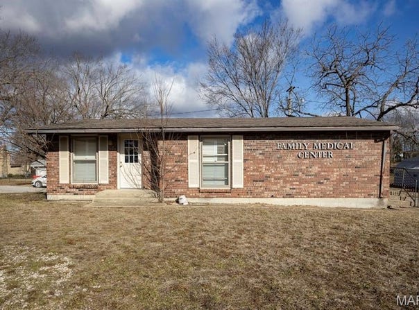 306 Locust, Dixon, MO 65459
