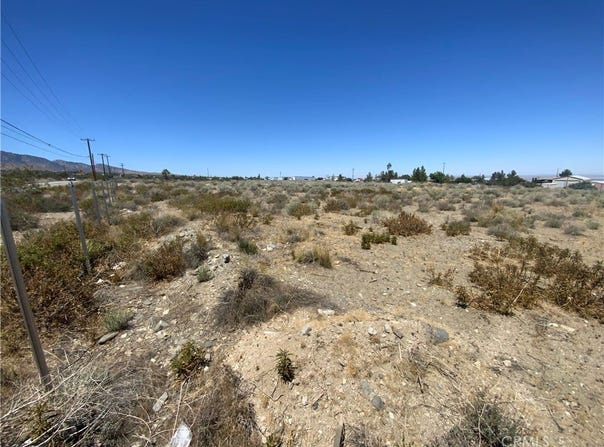 Joshua Tree Road, Landers, CA 92285