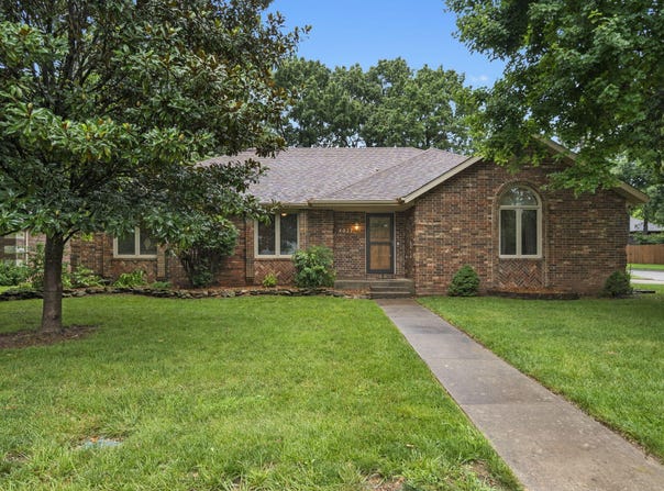 4027 W Woodland Street, Springfield, MO 65807